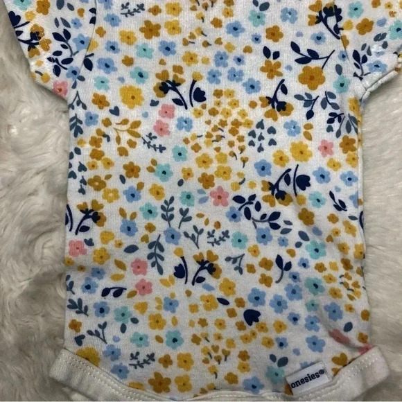Gerber Onesie Diaper White / Pink / Blue /  Yellow Fliral Size Neworn - Picture 7 of 16